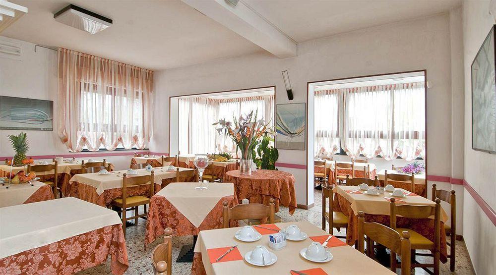 Hotel Angelini Rimini Exterior photo