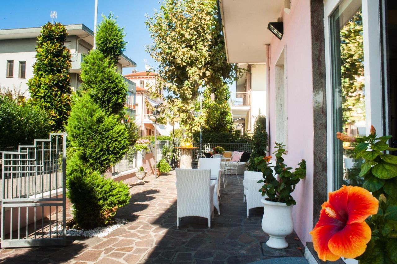 Hotel Angelini Rimini Exterior photo